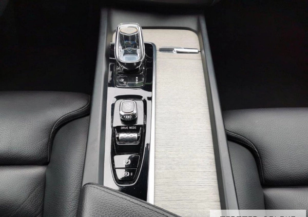 Volvo XC 60 cena 184900 przebieg: 86482, rok produkcji 2021 z Zator małe 562